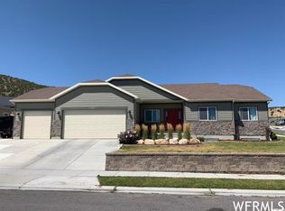 7199 N Golden Ridge Dr, Eagle Mountain, UT 84005