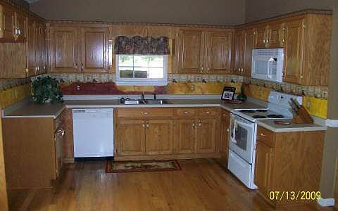 4th image of 161 Hazelwood Dr