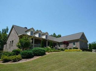 5176 Glen Forrest Dr, Flowery Branch, GA 30542