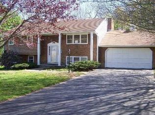 19 Harrington Ave, Portsmouth, RI 02871