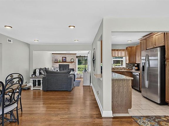 5th image of 4320 NE 56th St