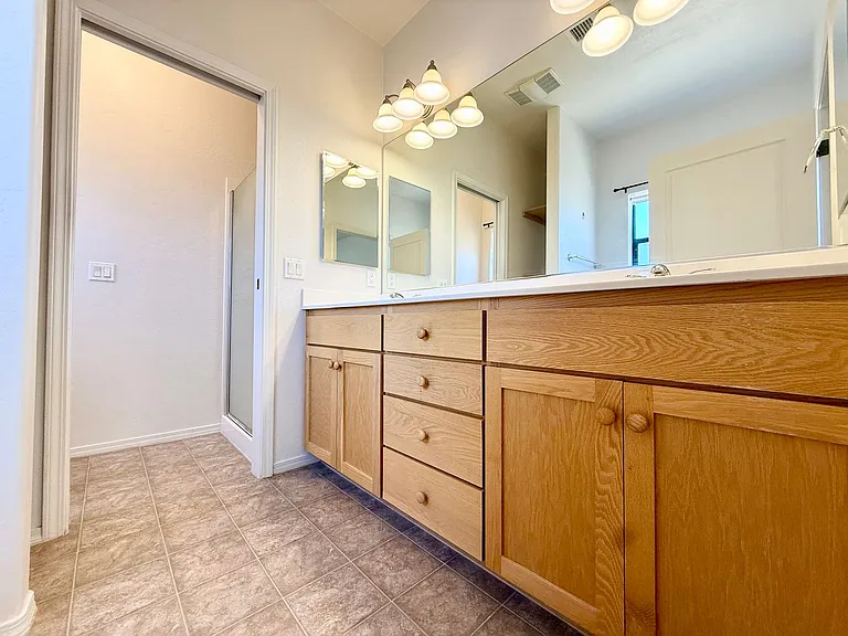 1210 Gardenia Ln — Photo 9
