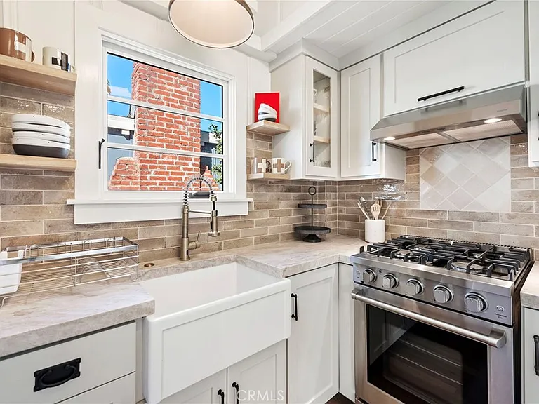 235 Cajon St — Photo 5