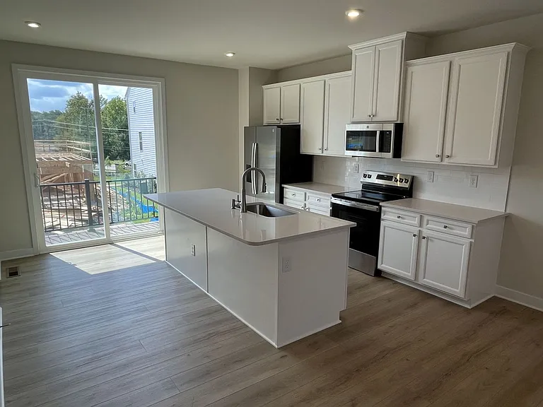 5013 Griers Hill Dr — Photo 10