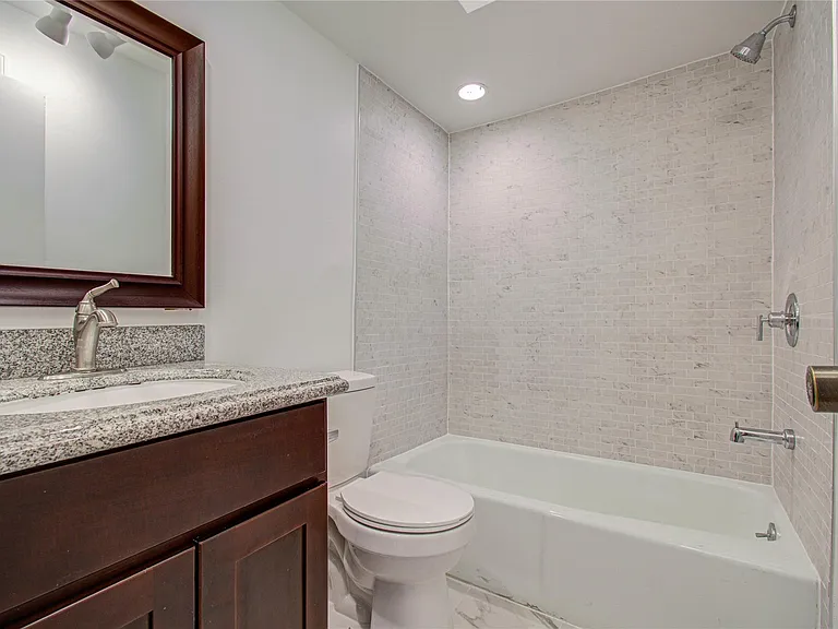 12633 Memorial Dr #152 — Photo 10