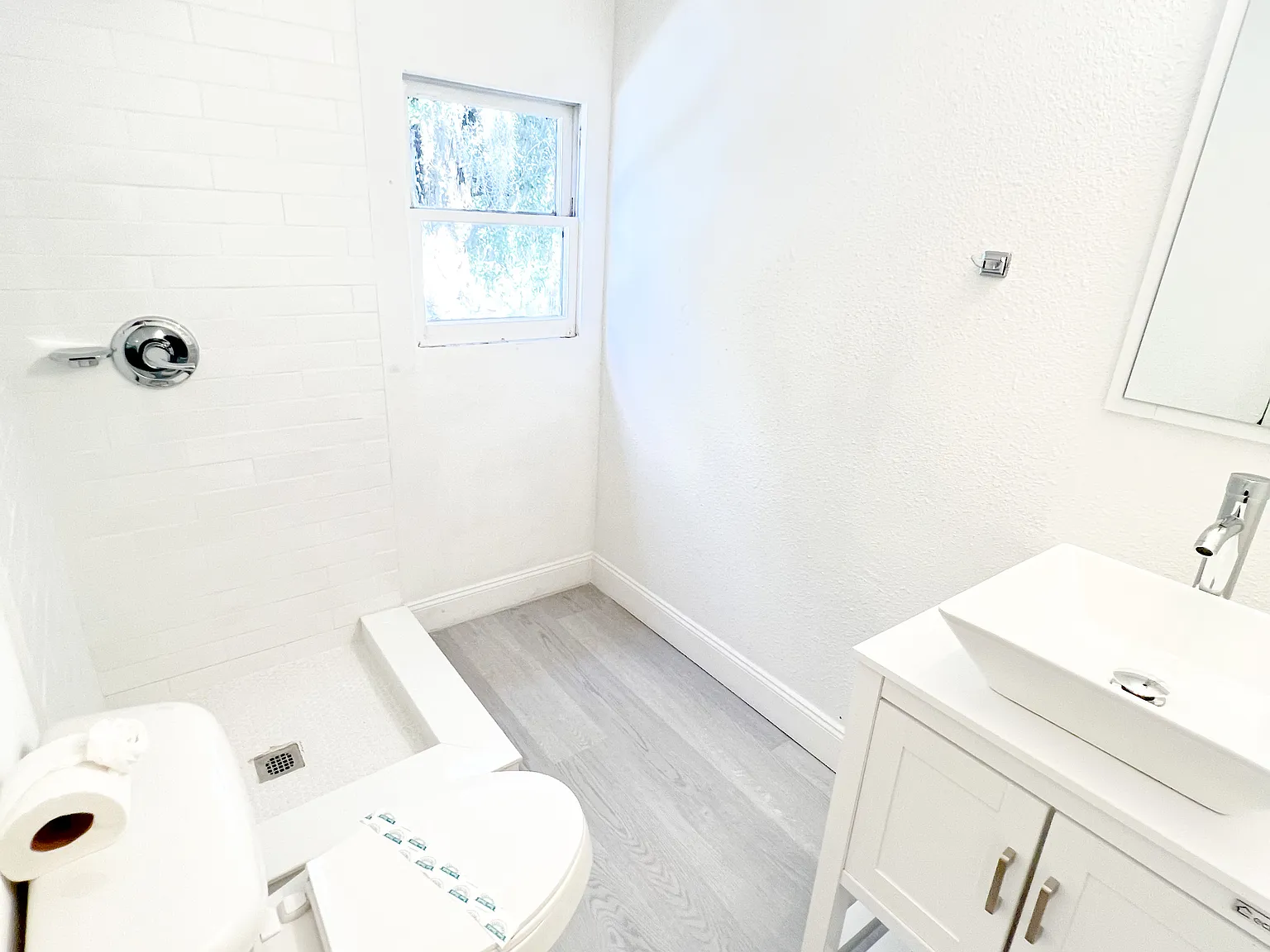 Studio, 550 sqft, $899 — Photo 4