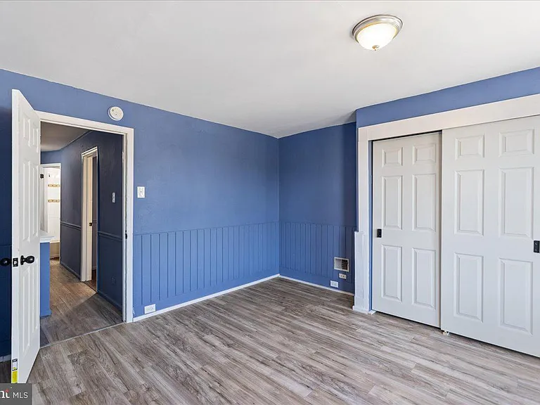 231 S Broadway — Photo 18