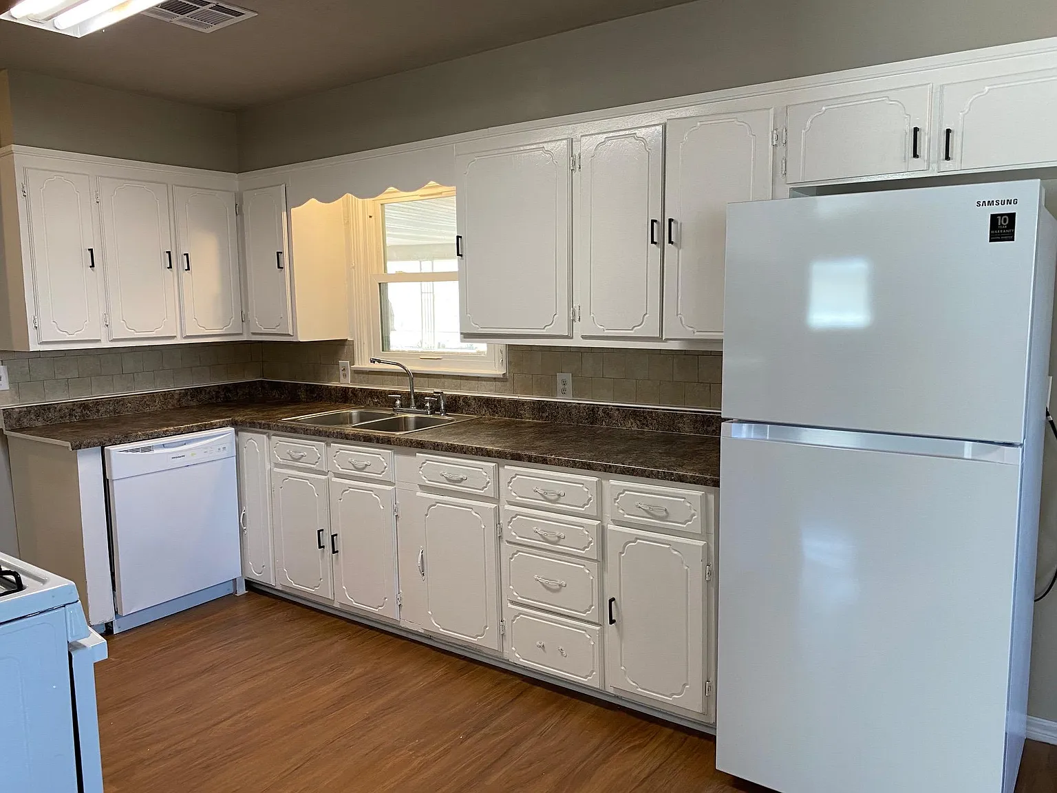 4 bed, 1628 sqft, $1,100 — Photo 2