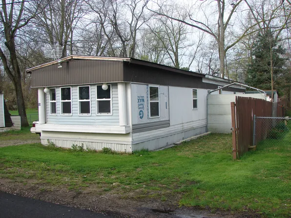 75 Leroy St, Buckeye Lake, OH 43008