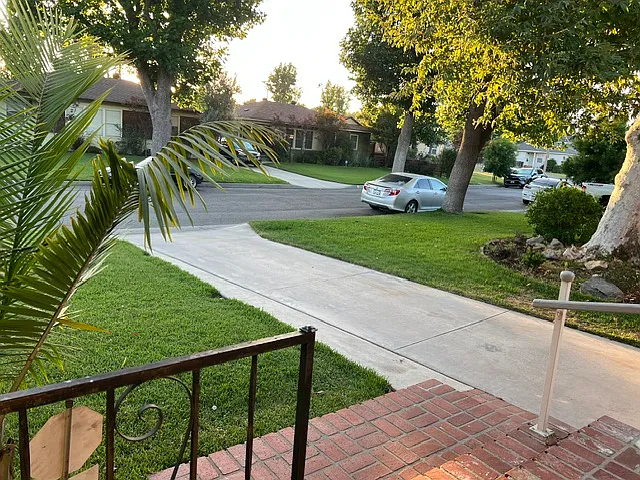 5438 Cochin Ave — Photo 2