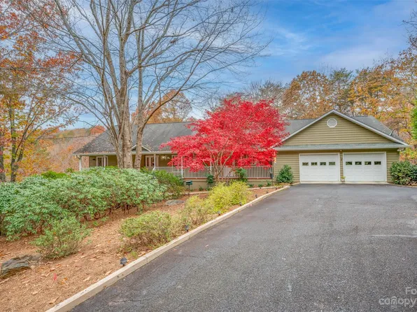 40 Red Bud Ln, Columbus, NC 28722