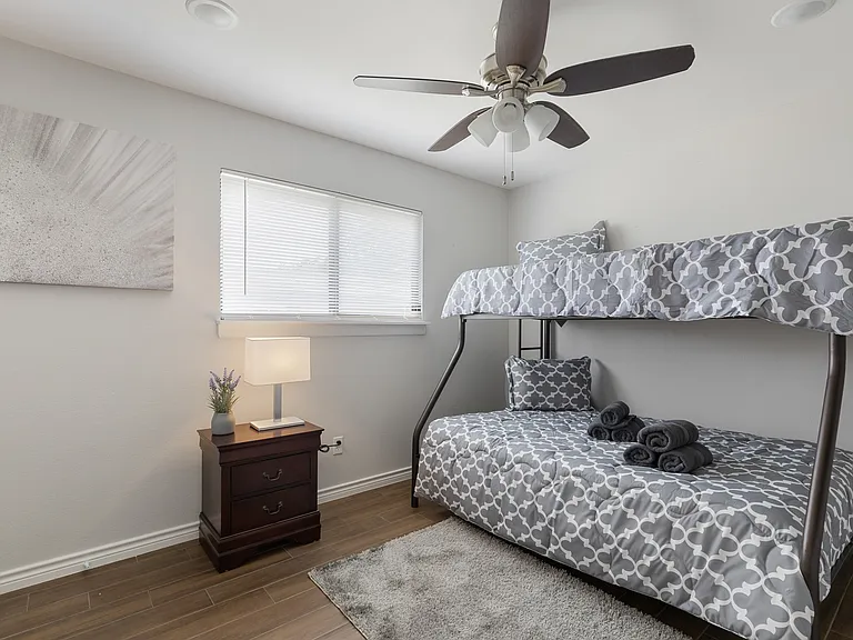 2620 Catalina Way — Photo 17