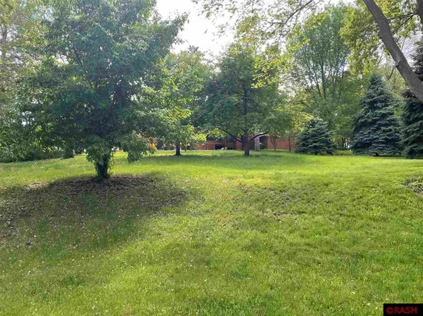 1624 Riverview Rd, Saint Peter, MN 56082