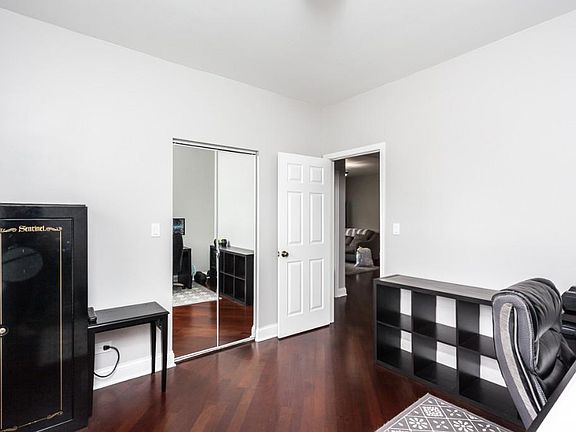 3rd image of 4654 N Saint Louis Ave APT 3G