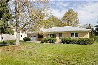 621 Golden Ave photo 1