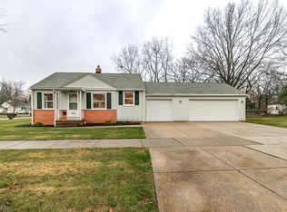 1654 Overbrook Rd, Lyndhurst, OH 44124