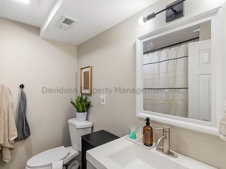 3040 Garland Ter — Photo 14