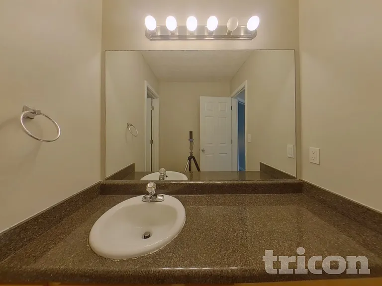 315 Avonlea Dr — Photo 15