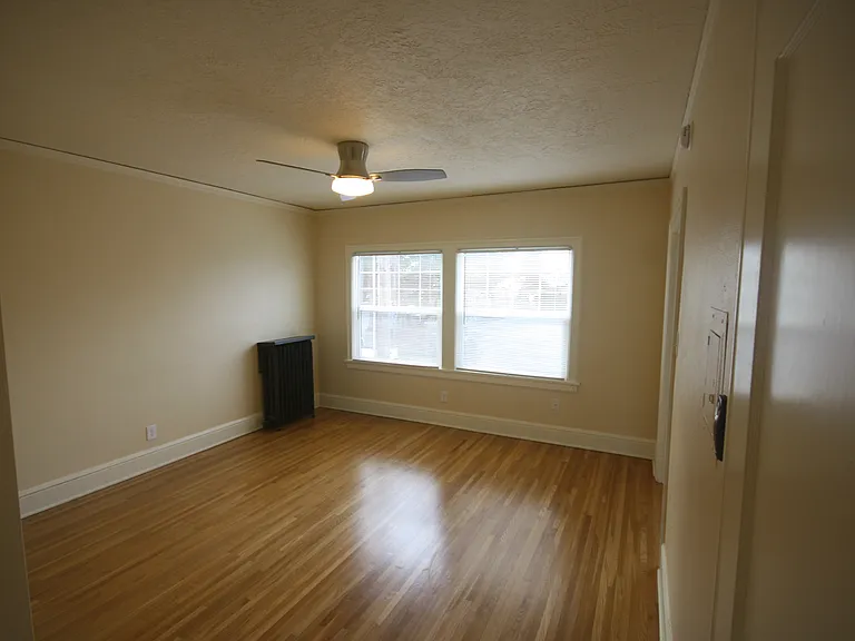 4363 SE Belmont St #303 — Photo 2