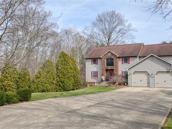 1552 N 14th St, Cambridge, OH 43725