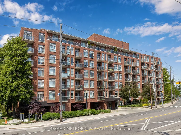 2495 Dundas St W #412 — Photo 1