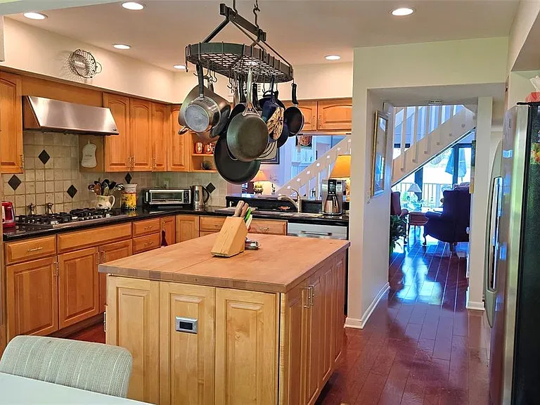 1335 Landings Dr #9 — Photo 18