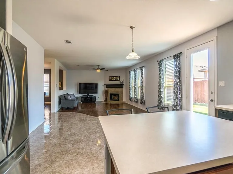 5425 Shady Springs Trl — Photo 6