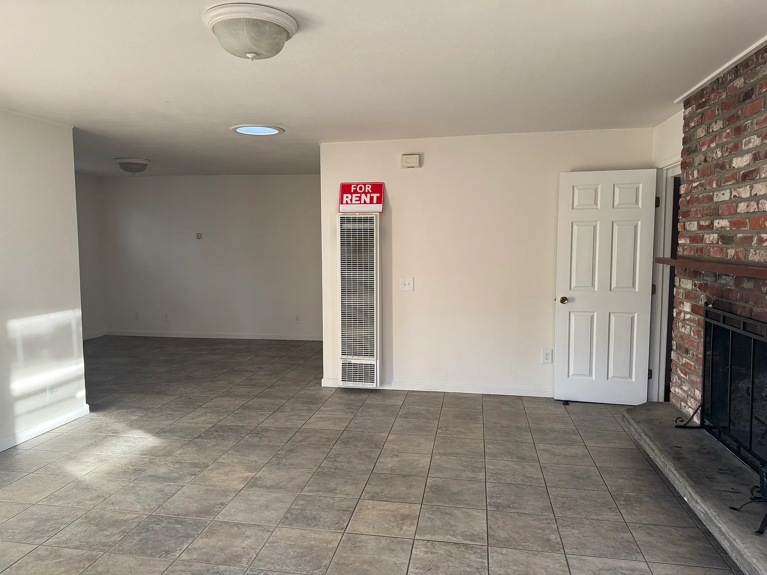 3 bed, 1584 sqft, $5,200 — Photo 3