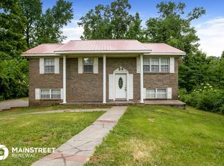 5717 Crestview Dr, Adamsville, AL 35005