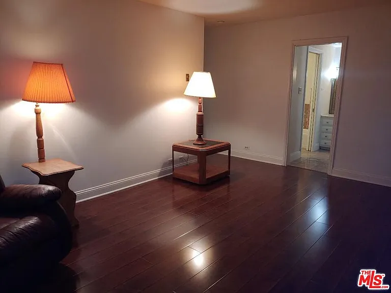 23918 De Ville Way #B — Photo 25