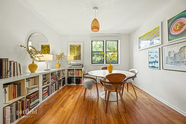 Dining area, photo 1