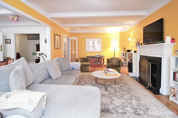 Rented by City Connections Realty | media 21