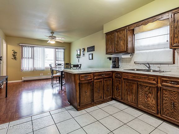 4th image of 11542 S Avenue H