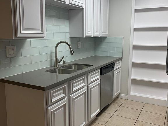 2nd image of 105 S Hayworth Ave APT 6