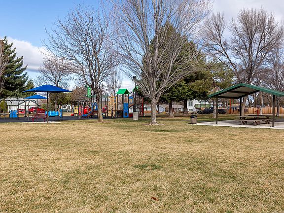 5th image of 1650 SW 16th St