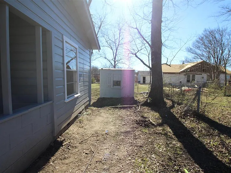 605 W Hill St — Photo 15