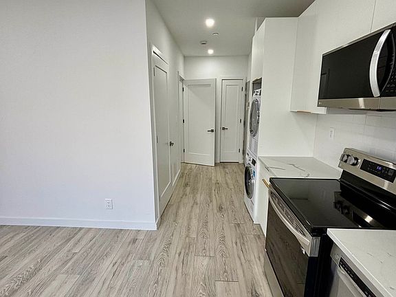 3rd image of 230 Boerum St #1C
