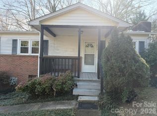 973 8th Ave NW, Hickory, NC 28601