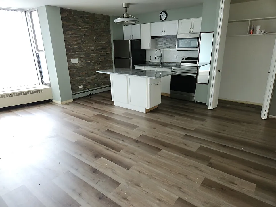 8200 E Jefferson Ave #1201