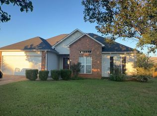 105 Luster Dr, Warner Robins, GA 31088