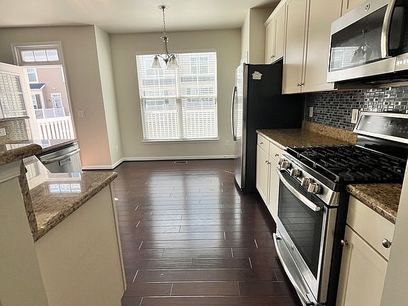 Kitchen and dining area.