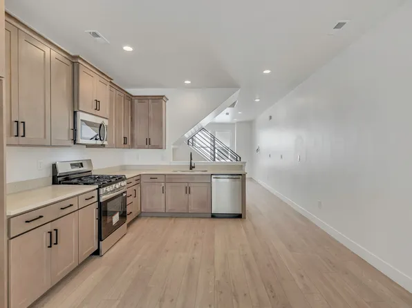10999 S Freestone Rd W #111, South Jordan, UT 84009