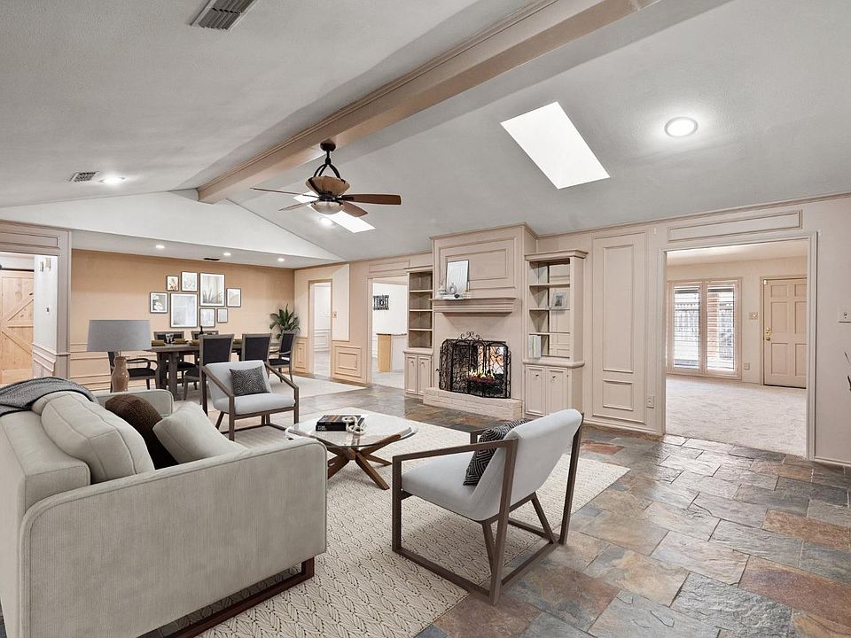 1st image of 10 Brentwood Cir