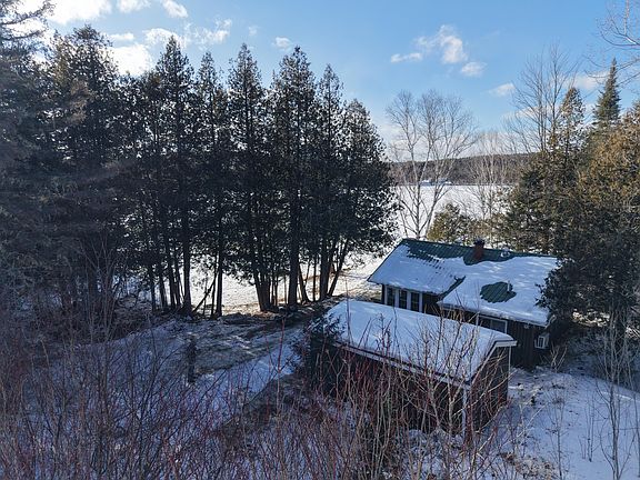 3rd image of 52 East Conroy Lake Road