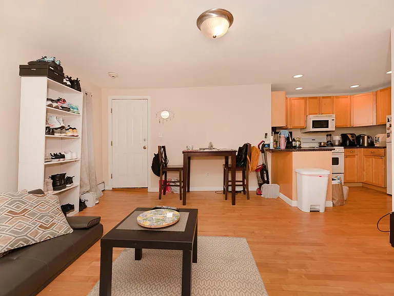 95 2nd St #6 — Photo 11