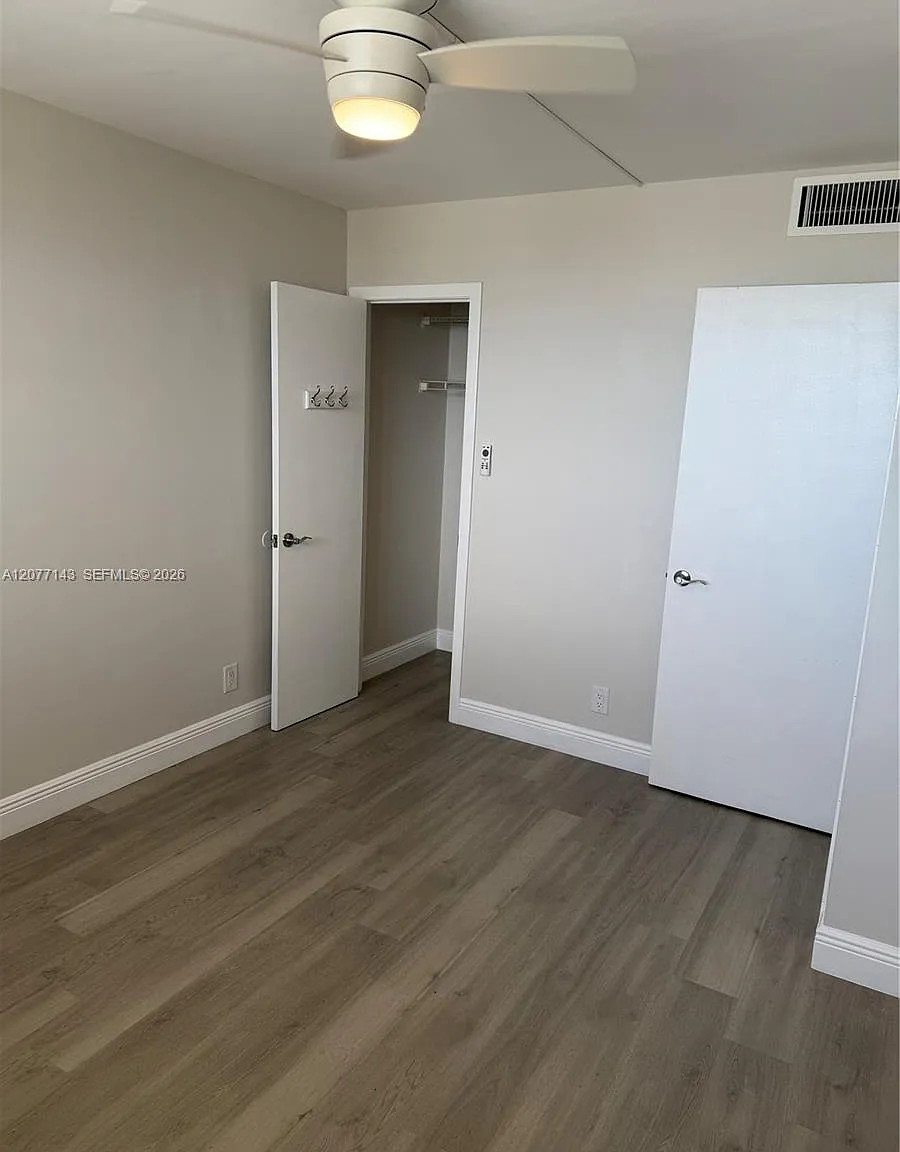 Gabriel Towers Condo — Photo 4