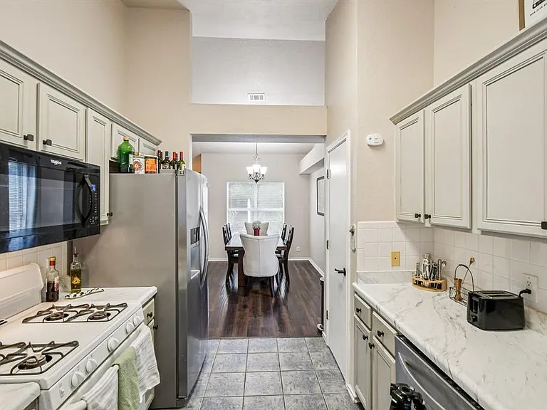 3308 Ross Cv — Photo 12