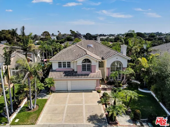 18712 Jockey Cir, Huntington Beach, CA 92648