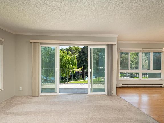 4th image of 820 N Delaware St APT 206