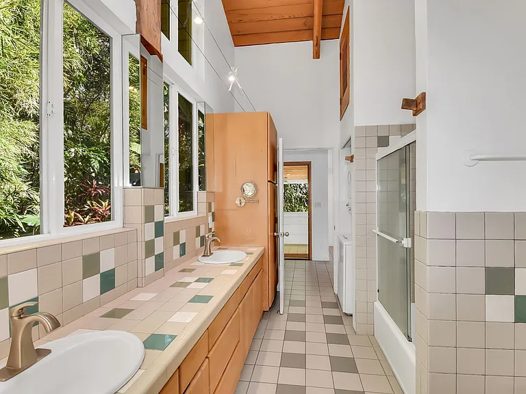 Tropical 3 Bedroom Retreat on Coffee Farm in Kealakekua — Photo 18